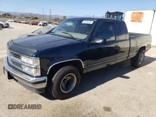 ✅ 1997 Chevrolet Silverado 1500 • VIN: 2GCEC19M8V1140768 • Lot: 82416735. Wystawiony na Copart z przebiegiem 156 095 mil. Bezpłatny archiwum sprzedaży aukcyjnych z USA i szczegółowy raport historii pojazdu na DreamBid. Zdjęcie 1.