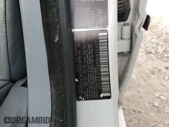 ✅ 2003 BMW 3 Series 325i • VIN: WBAEV33403KR25407 • Lot: 91111125. Listed on Copart with Not provided. Free auction sales archive from the USA and detailed vehicle history report at DreamBid. Image 12.