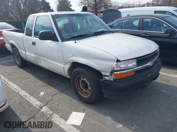 ✅ 2003 Chevrolet S-10 LS • VIN: 1GCCS19X038275239 • Лот: 43768742. Опубликован ранее на IAAI с пробегом Не указан. Бесплатный доступ к архиву аукционных продаж из США и подробный отчёт об истории автомобиля на DreamBid. Изображение 1.