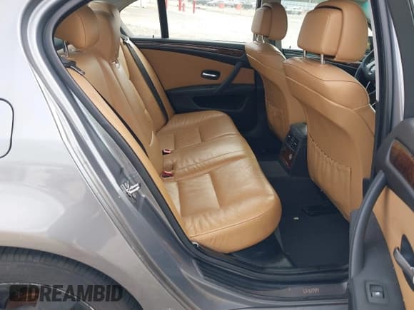 ✅ 2008 BMW 5 Series 528i • VIN: WBANU53548C116176 • Lot: 43339188. Wystawiony na IAAI z przebiegiem 154 176 mil. Bezpłatny archiwum sprzedaży aukcyjnych z USA i szczegółowy raport historii pojazdu na DreamBid. Zdjęcie 8.