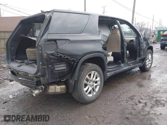 2022 Chevrolet Traverse LS z VIN 1GNERLKW3NJ107809, wystawiony jako IAAI lot #41481333 z przebiegiem Nie podano mil oraz . Historia ofert i sprzedaży dostępna na DreamBid. Obrazek 4.