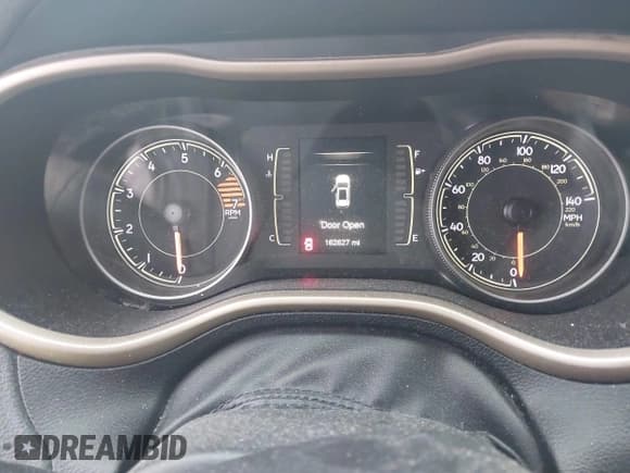 ✅ 2017 Jeep Cherokee Sport • VIN: 1C4PJLAB4HD240878 • Лот: 41879830. Опубликован ранее на IAAI с пробегом 162 627 миль. Бесплатный доступ к архиву аукционных продаж из США и подробный отчёт об истории автомобиля на DreamBid. Изображение 7.