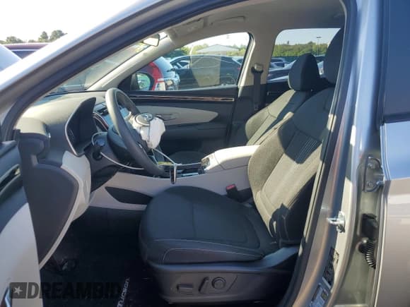 ✅ 2024 Hyundai Tucson SEL • VIN: 5NMJBCDE8RH394043 • Lot: 70275034. Wystawiony na Copart z przebiegiem 3 044 mil. Bezpłatny archiwum sprzedaży aukcyjnych z USA i szczegółowy raport historii pojazdu na DreamBid. Zdjęcie 7.