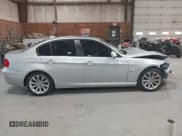 ✅ 2011 BMW 3 Series 328i xDrive • VIN: WBAPK5C50BA658263 • Lot: 43202514. Wystawiony na IAAI z przebiegiem 86 905 mil. Bezpłatny archiwum sprzedaży aukcyjnych z USA i szczegółowy raport historii pojazdu na DreamBid. Zdjęcie 14.