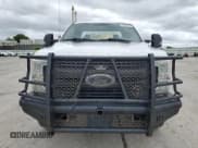 ✅ 2017 Ford F-250 XLT • VIN: 1FT7X2B64HED57915 • Lot: 70086175. Wystawiony na Copart z przebiegiem 144 664 mil. Bezpłatny archiwum sprzedaży aukcyjnych z USA i szczegółowy raport historii pojazdu na DreamBid. Zdjęcie 5.