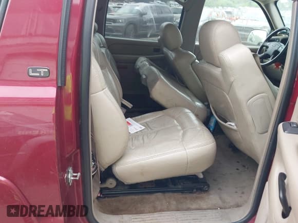 ✅ 2004 Chevrolet Suburban LT • VIN: 1GNFK16ZX4J231897 • Lot: 42406882. Listed on IAAI with 221,177 mi. Free auction sales archive from the USA and detailed vehicle history report at DreamBid. Image 8.