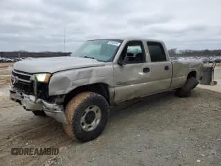 ✅ 2006 Chevrolet Silverado 2500HD LT2 • VIN: 1GCHK23D36F190230 • Lot: 87080494. Wystawiony na Copart z przebiegiem 239 942 mil. Bezpłatny archiwum sprzedaży aukcyjnych z USA i szczegółowy raport historii pojazdu na DreamBid. Zdjęcie 1.