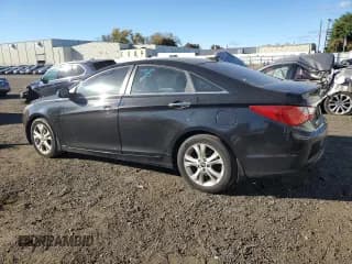 ✅ 2013 Hyundai Sonata SE • VIN: 5NPEC4AC7DH685135 • Lot: 76455844. Listed on Copart with 201,233 mi. Free auction sales archive from the USA and detailed vehicle history report at DreamBid. Image 2.