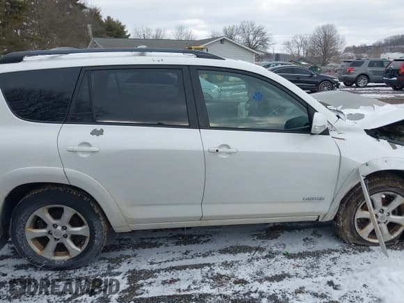 ✅ 2010 Toyota RAV4 Limited • VIN: 2T3DK4DV5AW018192 • Lot: 41589366. Listed on IAAI with 30,000 mi. Free auction sales archive from the USA and detailed vehicle history report at DreamBid. Image 12.