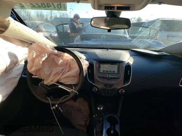 ✅ 2017 Chevrolet Cruze LT • VIN: 1G1BE5SM7H7264013 • Lot: 67482272. Wystawiony na Copart z przebiegiem 51 852 mil mil. Skorzystaj z bezpłatnego archiwum sprzedaży aukcyjnych z USA i zobacz szczegółowy raport historii pojazdu na DreamBid. Zdjęcie 8.