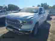 2020 Ram 1500 Laramie с VIN 1C6RREJT5LN209591, выставлен на аукционе IAAI как лот 40683286 с пробегом 58 282 миль миль и . История ставок и продаж доступна на DreamBid. Изображение 17.