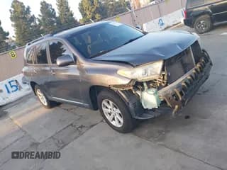 ✅ 2012 Toyota Highlander SE • VIN: 5TDBK3EH1CS172865 • Lot: 43763952. Listed on IAAI with 139,722 mi. Free auction sales archive from the USA and detailed vehicle history report at DreamBid. Image 1.