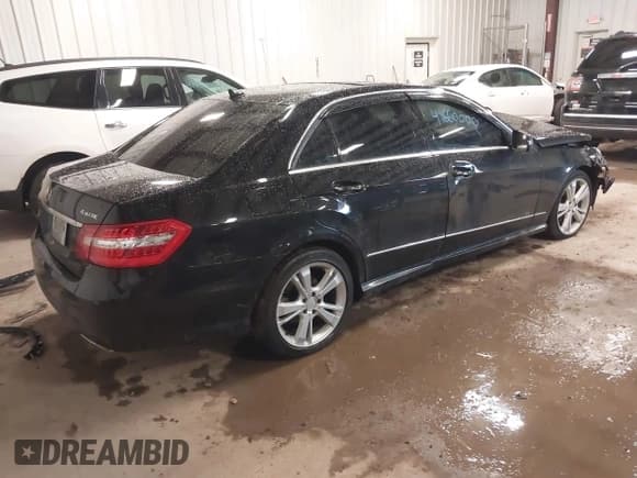 ✅ 2010 Mercedes-Benz E 350 Luxury • VIN: WDDHF8HB4AA139460 • Lot: 41660000. Listed on IAAI with 147,782 mi. Free auction sales archive from the USA and detailed vehicle history report at DreamBid. Image 4.