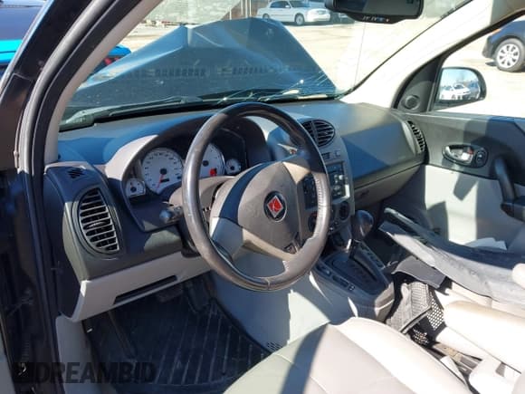 ✅ 2004 Saturn VUE V6 • VIN: 5GZCZ53414S842093 • Lot: 41632823. Wystawiony na IAAI z przebiegiem 131 605 mil. Bezpłatny archiwum sprzedaży aukcyjnych z USA i szczegółowy raport historii pojazdu na DreamBid. Zdjęcie 13.