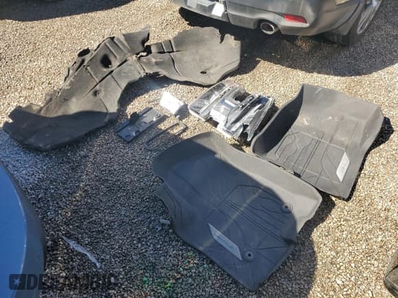 ✅ 2020 Chevrolet Silverado 1500 LTZ • VIN: 3GCUYGEL8LG361756 • Lot: 48181445. Wystawiony na Copart z przebiegiem 86 684 mil. Bezpłatny archiwum sprzedaży aukcyjnych z USA i szczegółowy raport historii pojazdu na DreamBid. Zdjęcie 12.