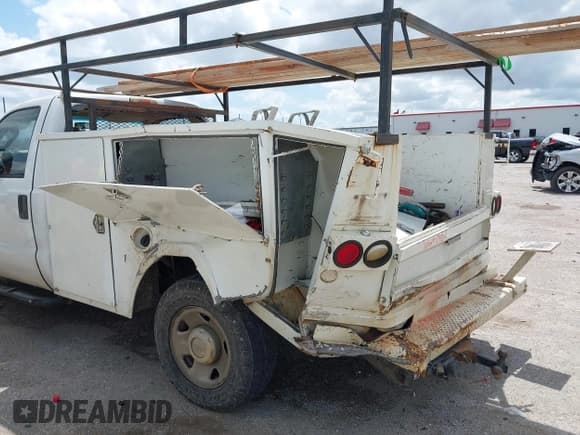 ✅ 2008 Ford F-250 • VIN: 1FDNF20528EB25359 • Лот: 42334624. Опубликован ранее на IAAI с пробегом 127 005 миль. Бесплатный доступ к архиву аукционных продаж из США и подробный отчёт об истории автомобиля на DreamBid. Изображение 6.