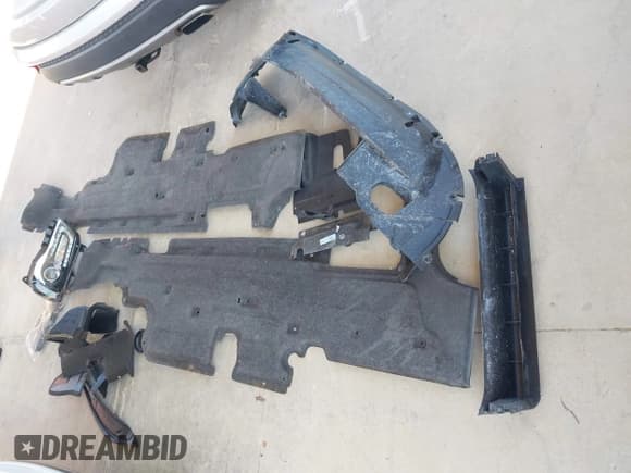 ✅ 2023 Chrysler 300 S • VIN: 2C3CCABG2PH537466 • Lot: 43597480. Listed on IAAI with 51,875 mi. Free auction sales archive from the USA and detailed vehicle history report at DreamBid. Image 12.