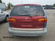 ✅ 2000 Toyota Sienna CE • VIN: 4T3ZF19C4YU199246 • Lot: 70939745. Wystawiony na Copart z przebiegiem 166 317 mil. Bezpłatny archiwum sprzedaży aukcyjnych z USA i szczegółowy raport historii pojazdu na DreamBid. Zdjęcie 6.