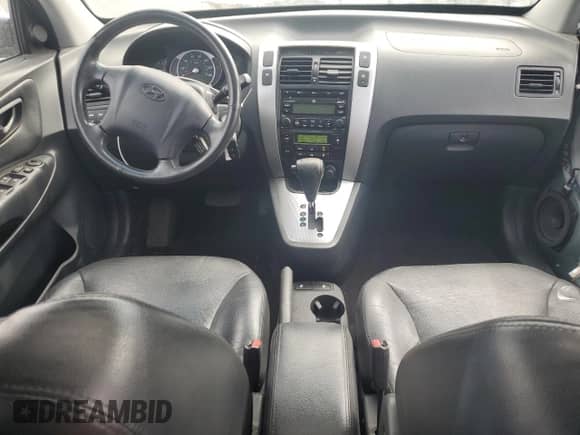 2008 Hyundai Tucson SE with VIN KM8JN72D98U843161, listed as a Copart auction lot 71192824 with 142,822 mi miles and Salvage title. Bid and sale history available at DreamBid. Image 8.