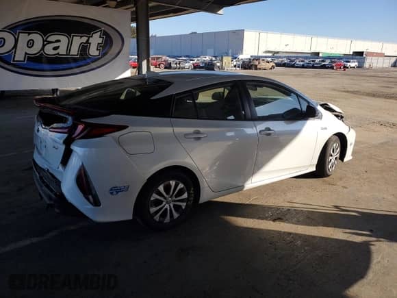 2021 Toyota Prius LE with VIN JTDKAMFP9M3172503, listed as a Copart auction lot 80928425 with 40,048 mi miles and Salvage title. Bid and sale history available at DreamBid. Image 3.