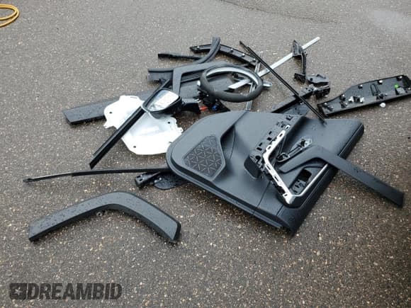 ✅ 2021 Toyota RAV4 Hybrid Limited • VIN: 4T3D6RFVXMU039915 • Lot: 87358485. Listed on Copart with 98,224 mi. Free auction sales archive from the USA and detailed vehicle history report at DreamBid. Image 12.