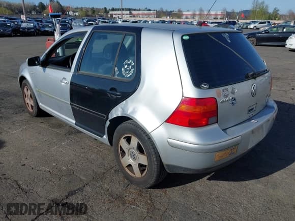 ✅ 2001 Volkswagen Golf GLS • VIN: 9BWGP61JX14066818 • Лот: 41968719. Опубликован ранее на IAAI с пробегом 177 638 миль. Бесплатный доступ к архиву аукционных продаж из США и подробный отчёт об истории автомобиля на DreamBid. Изображение 3.