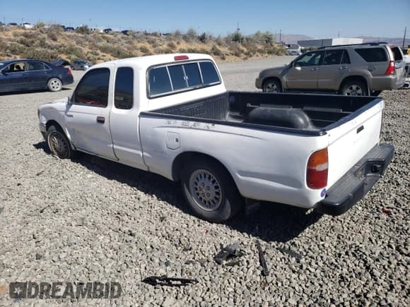 ✅ 1995 Toyota Tacoma • VIN: 4TAUN53B6SZ057875 • Lot: 66047665. Wystawiony na Copart z przebiegiem 370 371 mil. Bezpłatny archiwum sprzedaży aukcyjnych z USA i szczegółowy raport historii pojazdu na DreamBid. Zdjęcie 2.