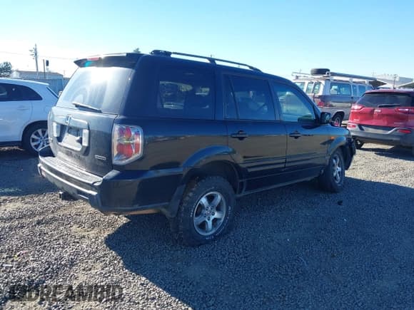 ✅ 2006 Honda Pilot EX-L • VIN: 2HKYF18756H552064 • Lot: 43443104. Wystawiony na IAAI z przebiegiem 250 205 mil. Bezpłatny archiwum sprzedaży aukcyjnych z USA i szczegółowy raport historii pojazdu na DreamBid. Zdjęcie 4.