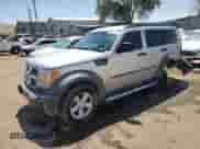 2007 Dodge Nitro SXT z VIN 1D8GU28K97W636431, wystawiony jako Copart lot #66031104 z przebiegiem 184 002 mil mil oraz Szkoda całkowita • Salvage title. Historia ofert i sprzedaży dostępna na DreamBid. Obrazek 1.