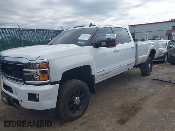 ✅ 2015 Chevrolet Silverado 2500HD LT • VIN: 1GC1KVE85FF611982 • Lot: 42755814. Listed on IAAI with 130,712 mi. Free auction sales archive from the USA and detailed vehicle history report at DreamBid. Image 2.