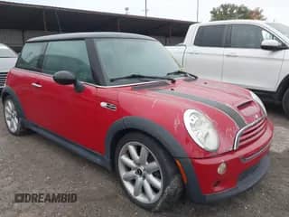 2006 MINI Hardtop S с VIN WMWRE33506TN26893, выставлен на аукционе IAAI как лот 43549996 с пробегом 122 673 миль миль и . История ставок и продаж доступна на DreamBid. Изображение 1.