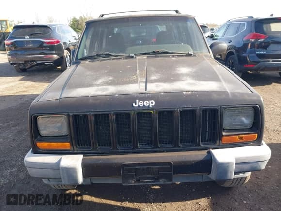 ✅ 2000 Jeep Cherokee • VIN: 1J4FF48S9YL203916 • Lot: 43690585. Listed on IAAI with 230,001 mi. Free auction sales archive from the USA and detailed vehicle history report at DreamBid. Image 6.