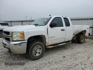 ✅ 2008 Chevrolet Silverado 2500HD Work Truck • VIN: 1GCHK29K18E116738 • Lot: 72018075. Wystawiony na Copart z przebiegiem 185 031 mil. Bezpłatny archiwum sprzedaży aukcyjnych z USA i szczegółowy raport historii pojazdu na DreamBid. Zdjęcie 1.