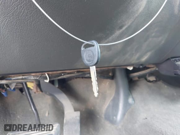 ✅ 2006 Chevrolet Silverado 2500HD LT3 • VIN: 1GCHK23D86F179644 • Лот: 42412017. Опубликован ранее на IAAI с пробегом 431 521 миль. Бесплатный доступ к архиву аукционных продаж из США и подробный отчёт об истории автомобиля на DreamBid. Изображение 11.