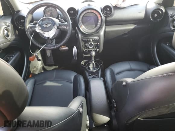 ✅ 2016 MINI Countryman S • VIN: WMWZC5C50GWU02107 • Lot: 81447245. Listed on Copart with 90,531 mi. Free auction sales archive from the USA and detailed vehicle history report at DreamBid. Image 8.