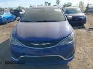 ✅ 2020 Chrysler Pacifica Limited • VIN: 2C4RC1GG2LR121999 • Lot: 43299808. Wystawiony na IAAI z przebiegiem 94 503 mil. Bezpłatny archiwum sprzedaży aukcyjnych z USA i szczegółowy raport historii pojazdu na DreamBid. Zdjęcie 13.