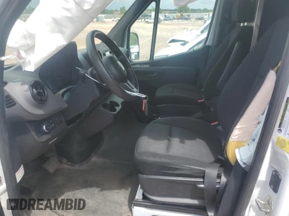 ✅ 2021 Freightliner Sprinter • VIN: W2W4DCHY7MT051511 • Лот: 62681535. Опубликован ранее на Copart с пробегом Не указан. Бесплатный доступ к архиву аукционных продаж из США и подробный отчёт об истории автомобиля на DreamBid. Изображение 7.