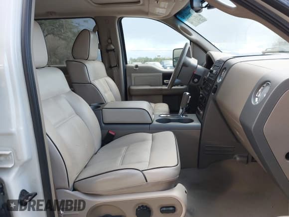 ✅ 2006 Lincoln Mark LT • VIN: 5LTPW18566FJ24022 • Lot: 43644619. Listed on IAAI with 209,293 mi. Free auction sales archive from the USA and detailed vehicle history report at DreamBid. Image 5.
