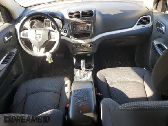 ✅ 2015 Dodge Journey American Value • VIN: 3C4PDCAB1FT692477 • Lot: 85883755. Wystawiony na Copart z przebiegiem 93 937 mil. Bezpłatny archiwum sprzedaży aukcyjnych z USA i szczegółowy raport historii pojazdu na DreamBid. Zdjęcie 8.