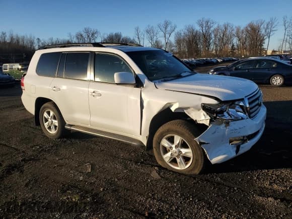 ✅ 2011 Toyota Land Cruiser • VIN: JTMHY7AJ9B4008475 • Lot: 84820024. Wystawiony na Copart z przebiegiem 101 903 mil. Bezpłatny archiwum sprzedaży aukcyjnych z USA i szczegółowy raport historii pojazdu na DreamBid. Zdjęcie 4.