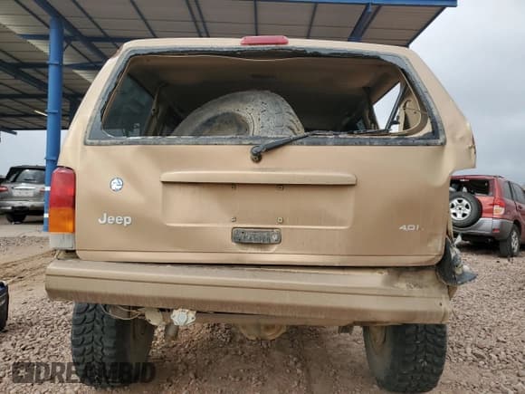 ✅ 1999 Jeep Cherokee Limited • VIN: 1J4FF78S8XL552596 • Lot: 49181115. Listed on Copart with 141,434 mi. Free auction sales archive from the USA and detailed vehicle history report at DreamBid. Image 6.