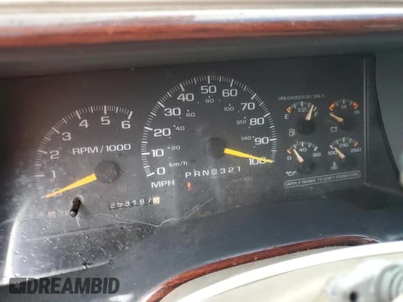 ✅ 1999 Cadillac Escalade • VIN: 1GYEK13RXXR401605 • Lot: 85519415. Wystawiony na Copart z przebiegiem 253 187 mil. Bezpłatny archiwum sprzedaży aukcyjnych z USA i szczegółowy raport historii pojazdu na DreamBid. Zdjęcie 9.