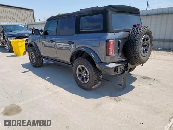 ✅ 2021 Ford Bronco • VIN: 1FMEE5DP3MLB04025 • Lot: 70059825. Wystawiony na Copart z przebiegiem 35 667 mil. Bezpłatny archiwum sprzedaży aukcyjnych z USA i szczegółowy raport historii pojazdu na DreamBid. Zdjęcie 2.