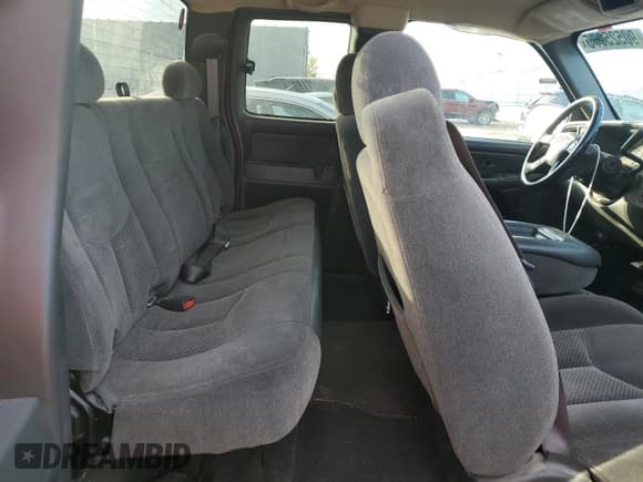 ✅ 2005 Chevrolet Silverado 2500HD LS • VIN: 1GCHK29U75E314382 • Lot: 90525575. Wystawiony na Copart z przebiegiem 97 526 mil. Bezpłatny archiwum sprzedaży aukcyjnych z USA i szczegółowy raport historii pojazdu na DreamBid. Zdjęcie 10.