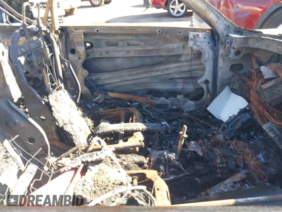 ✅ 2013 MINI Roadster • VIN: WMWSY1C59DT625321 • Lot: 41386487. Wystawiony na IAAI z przebiegiem Nie podano. Bezpłatny archiwum sprzedaży aukcyjnych z USA i szczegółowy raport historii pojazdu na DreamBid. Zdjęcie 5.