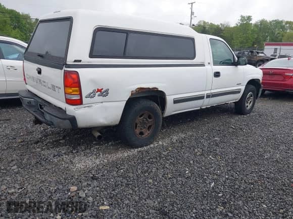 2002 Chevrolet Silverado 1500 LS with VIN 1GCEK14V52Z236850, listed as a IAAI auction lot 42245642 with 312,375 mi miles and . Bid and sale history available at DreamBid. Image 4.