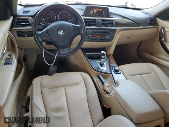 ✅ 2015 BMW 3 Series 320i xDrive • VIN: WBA3C3G56FNS73069 • Лот: 80637165. Опубликован ранее на Copart с пробегом 185 372 миль. Бесплатный доступ к архиву аукционных продаж из США и подробный отчёт об истории автомобиля на DreamBid. Изображение 8.