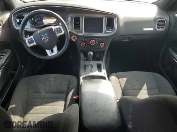 ✅ 2013 Dodge Charger RT • VIN: 2C3CDXCT0DH678477 • Lot: 84376535. Wystawiony na Copart z przebiegiem 148 318 mil. Bezpłatny archiwum sprzedaży aukcyjnych z USA i szczegółowy raport historii pojazdu na DreamBid. Zdjęcie 8.