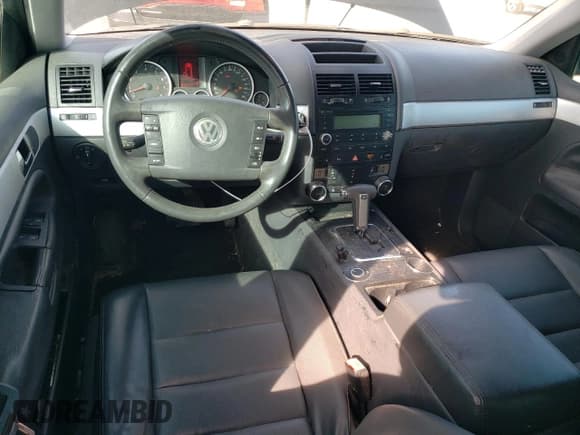 ✅ 2009 Volkswagen Touareg VR6 • VIN: WVGBE77L89D016693 • Lot: 61815265. Listed on Copart with 124,172 mi. Free auction sales archive from the USA and detailed vehicle history report at DreamBid. Image 8.