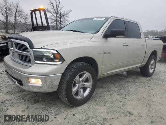 ✅ 2009 Dodge 1500 SLT • VIN: 1D3HV13T19J532453 • Lot: 44846995. Wystawiony na Copart z przebiegiem 235 792 mil. Bezpłatny archiwum sprzedaży aukcyjnych z USA i szczegółowy raport historii pojazdu na DreamBid. Zdjęcie 1.